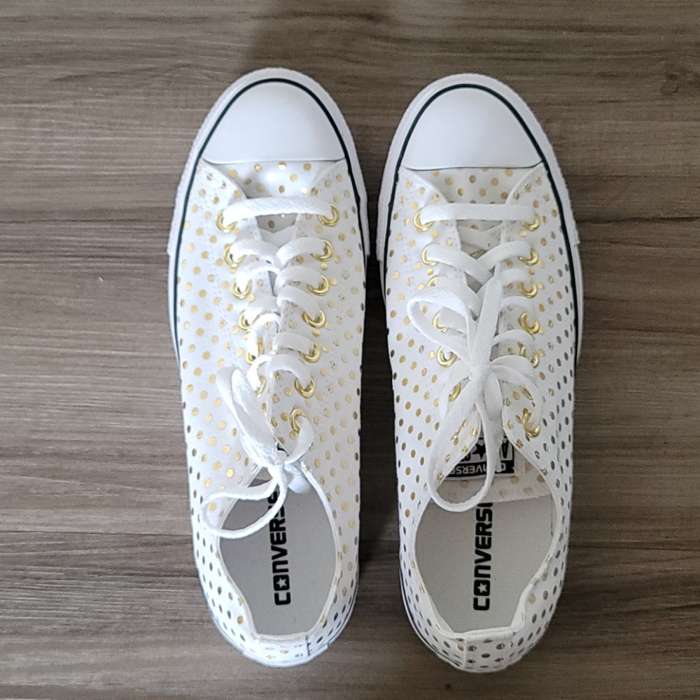 Women's Converse Chuck Taylor Size 11